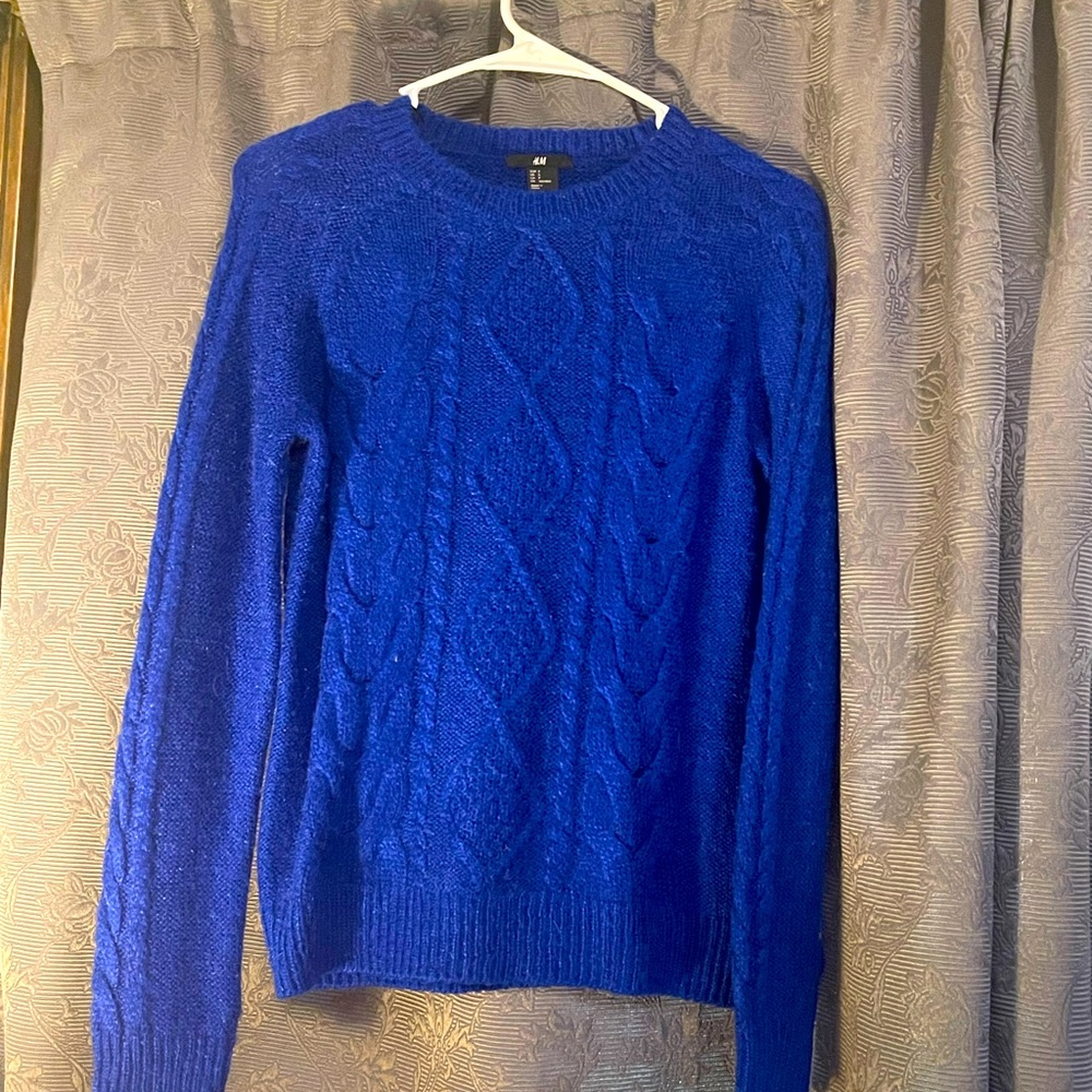 H&M cableknit sweater 💙beautiful blue jewel tone